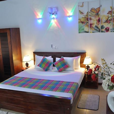 Guest Ryan Hotel คาตุนายากา ภายนอก รูปภาพ