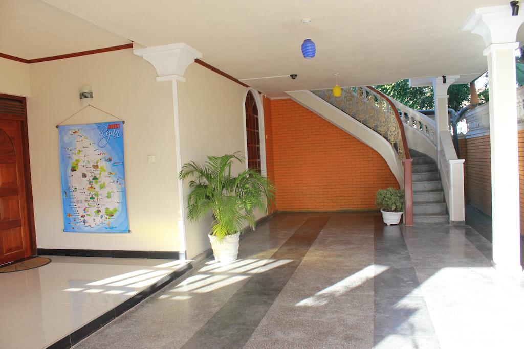 Guest Ryan Hotel คาตุนายากา ภายนอก รูปภาพ