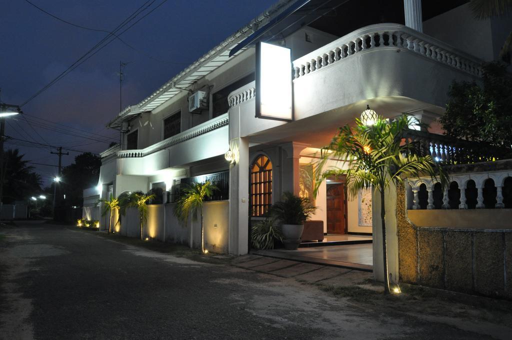 Guest Ryan Hotel คาตุนายากา ภายนอก รูปภาพ