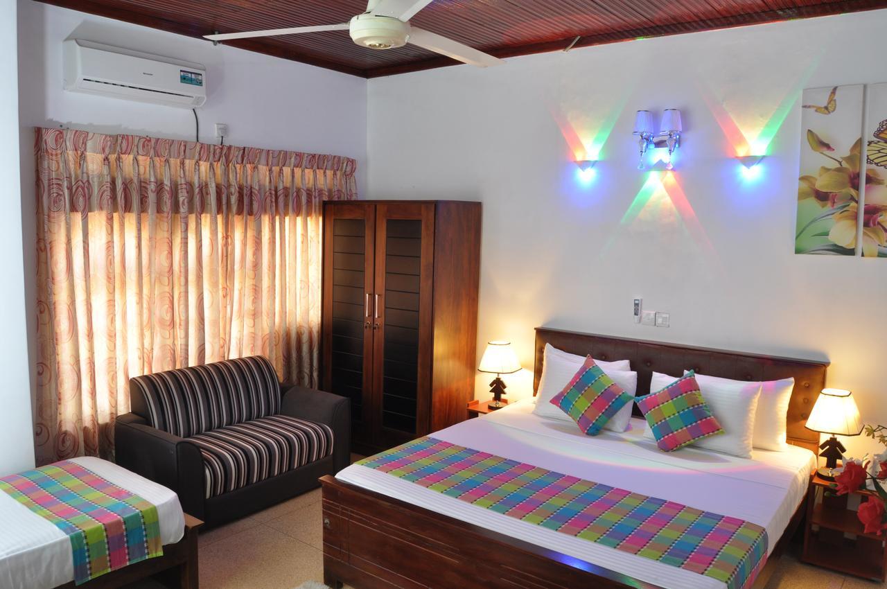 Guest Ryan Hotel คาตุนายากา ภายนอก รูปภาพ